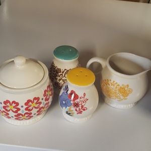 Brand new pioneer women set